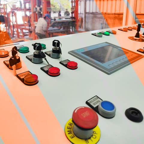 Planta de producción de ARCON Industrial en Nicaragua, silos de cemento y tolvas de dosificación electrónica de alta precisión para prefabricados.