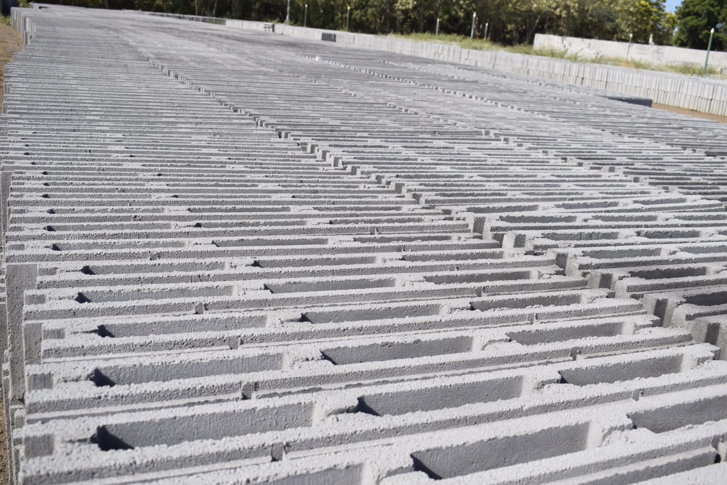 Guía Técnica del Bloque de Concreto: Resistencia, Dimensiones y Estándares Certificados en Nicaragua